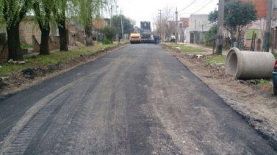En cuatro meses, el Municipio asfalt� m�s de 85 calles de Lomas