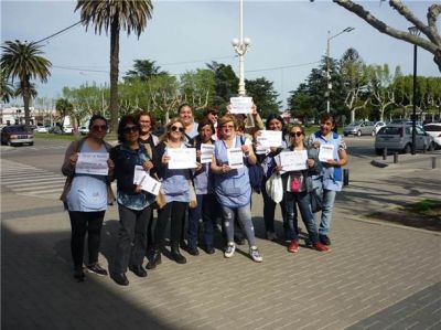 Trabajadoras nucleadas en ATE hicieron paro y volantearon en el centro