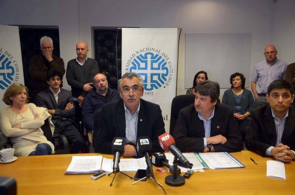 La Universidad est� en emergenciaLa casa de estudios atraviesa una crisis econ�mica y financiera
