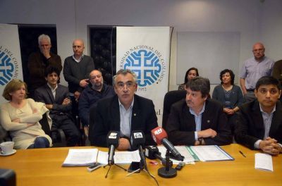 La Universidad est� en emergenciaLa casa de estudios atraviesa una crisis econ�mica y financiera