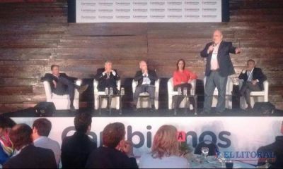 Arenga de Colombi y gobernadores a 400 intendentes de �Cambiemos�