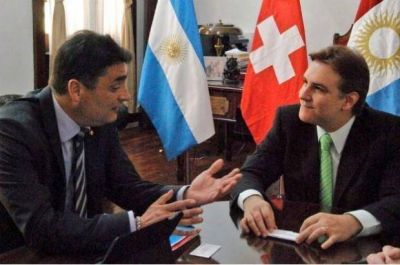 Llaryora recibi� a representantes de la Embajada de Suiza