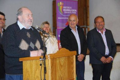 Verna dice que Naci�n redujo a la mitad las partidas para viviendas en La Pampa