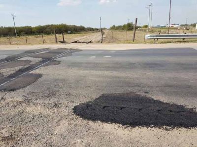 Bacheo de pasos a nivel en la Ruta Nacional 35