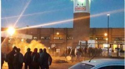 Pese a la audiencia, no afloja el conflicto en la planta Bimbo