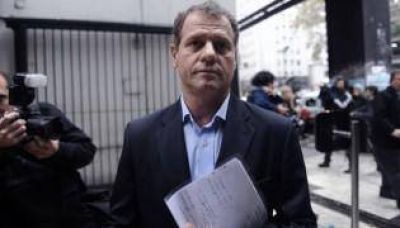Por no subir el subte, cay� Piccardo