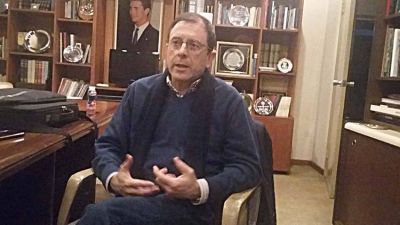 Schroeder viaja a La Plata para definir c�mo se pagar�n los sueldos