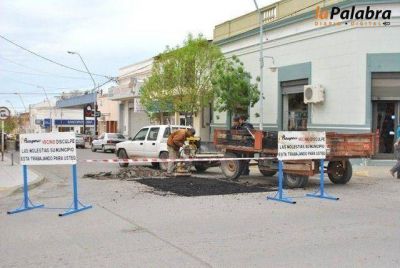 Contin�a el Plan de Bacheo en el casco urbano de Patagones