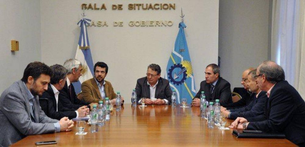 El Gobierno e YPF analizaron inversiones y proyectos de la operadora en Chubut