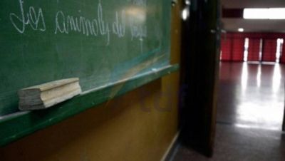 Docente investigado por pedofilia renunció a todos sus cargos en tres establecimientos educativos