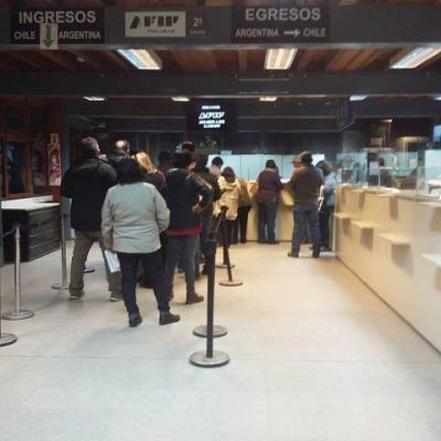 Como son las restricciones que existen actualmente en la Aduana para ingresar mercader�a desde Chile