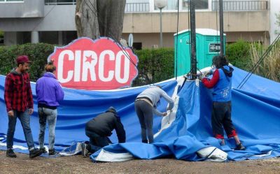 Tras la conciliaci�n, levantaron la carpa del circo La Audacia