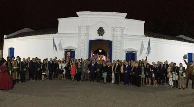 Manzur particip� del cierre de la Asamblea General de Adepa