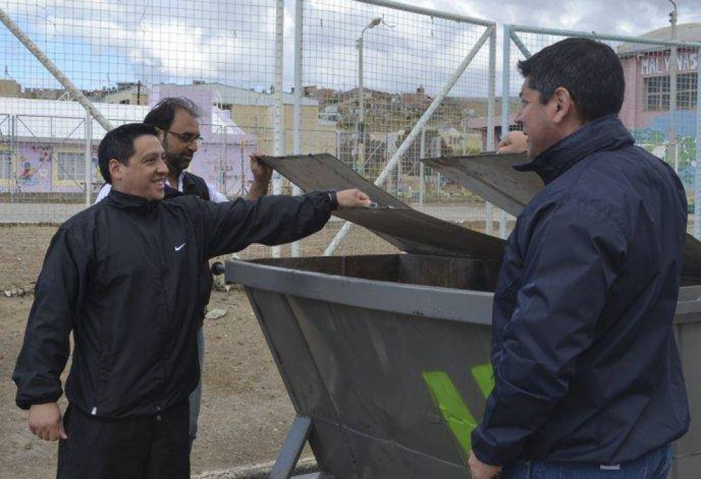 Urbana instal� 18 contenedores met�licos en el 30 de Octubre