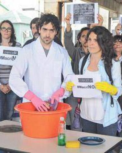 Al cerebro menos plata