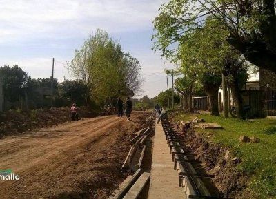 Avanza la obra de cord�n cuneta en Barrio Avellaneda