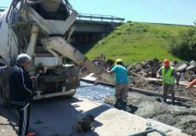 El Intendente Salazar recorri� las obras de repavimentaci�n de la 191 y 1001