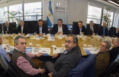 El Gobierno planea un tope en Ganancias para el aguinaldo