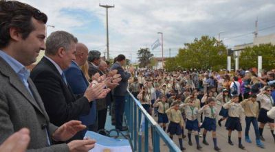 H�ctor Gay encabez� el acto central por un nuevo aniversario de Ingeniero White