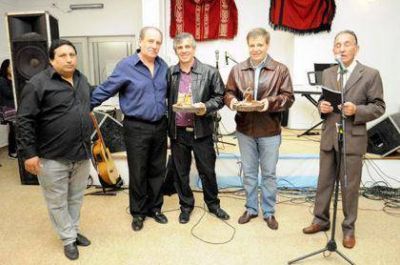Guillermo Britos y Carlos Perillo presentes en la cena del Centro de Jubilados J.O.T.A.