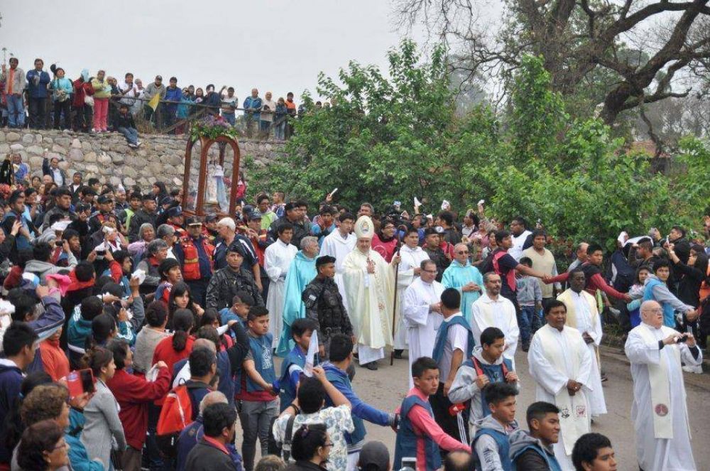 Miles de juje�os caminaron con la Virgen a R�o Blanco