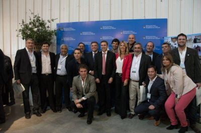EL GOBIERNO NACIONAL ACUERDA CON JUJUY OBRAS DE INFRAESTRUCTURA Y H�BITAT POR M�S DE 18 MILLONES DE PESOS