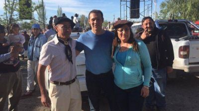 Guti�rrez prometi� un predio para una fiesta gaucha
