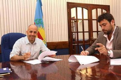 Ducot� y Delfino firmaron acuerdo para mejorar la atenci�n al vecino