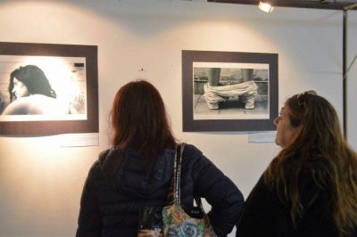 Se inaugura la exposici�n fotogr�fica �Decires detr�s del muro�