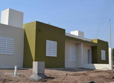 En la primera quincena de octubre entregar�n las 65 casas a los inundados