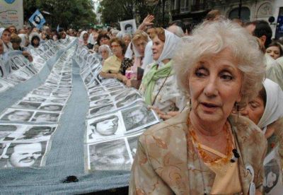 Abuelas de Plaza de Mayo anunci� la recuperaci�n del nieto n�mero 121