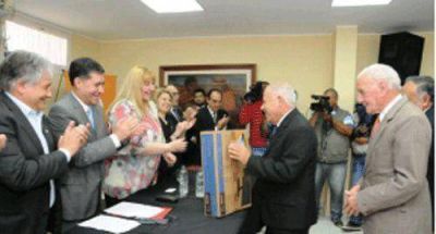 Casas encabez� acto por elD�a Nacional del Mutualismo