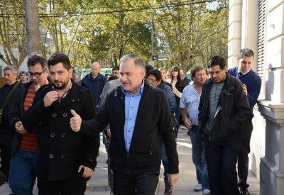 Desmienten que el sueldo de Pereyra sea de 131 mil pesos