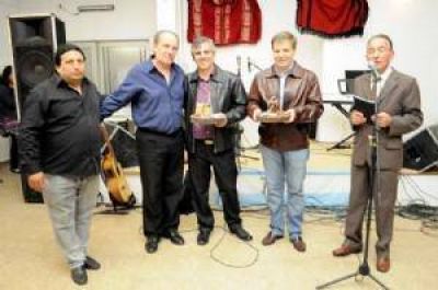 Britos y Perillo presentes en la cena del Centro de Jubilados J.O.T.A.