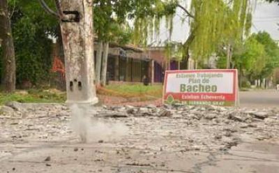 Contin�a el plan de bacheo en Monte Grande