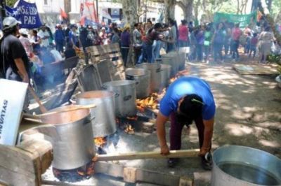 Movimientos sociales montan 1000 ollas populares en todo el pa�s