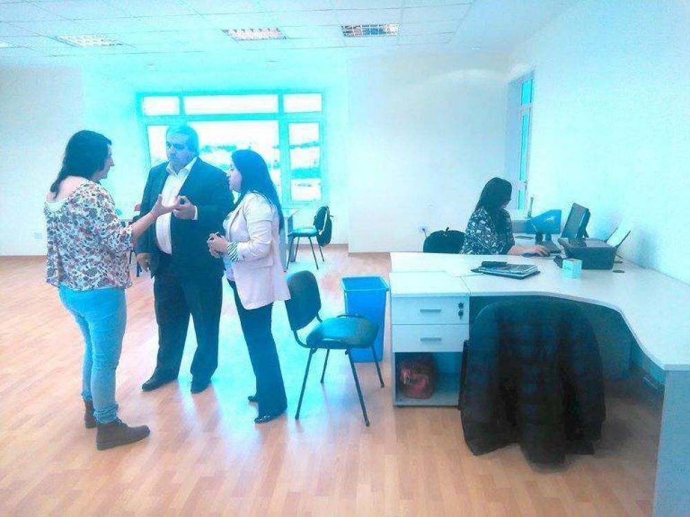 TREVELIN: Comenz� traslado de �reas al nuevo edificio municipal