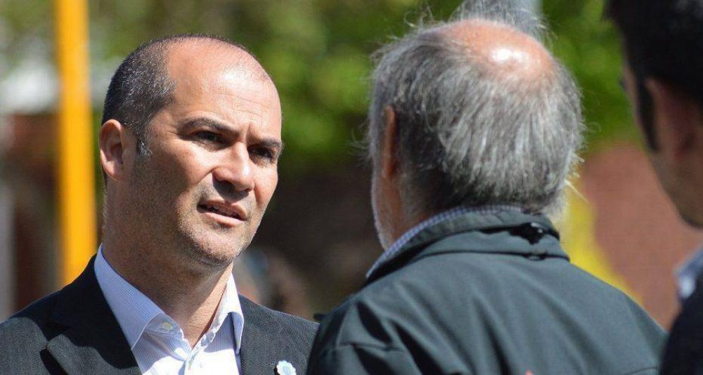 Juan Mart�n ya camina la provincia como candidato a diputado nacional