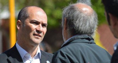 Juan Mart�n ya camina la provincia como candidato a diputado nacional