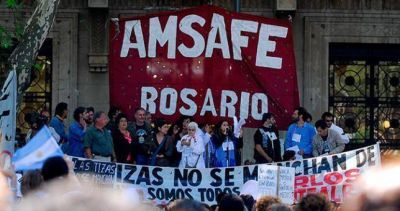 Paran y movilizan los docentes santafesinos por reapertura de paritarias