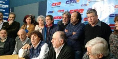 Las CTA insisten en reabrir las paritarias y se alejan de la CGT