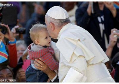 Confiemos en Jes�s Misericordioso y oremos a Mar�a Reina de las Misiones, pide el Papa