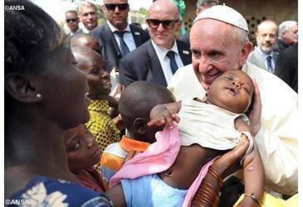 Inform�tica al servicio de la educaci�n, el di�logo y la paz, alent� el Papa