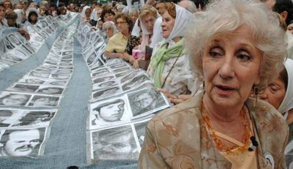 Argentina. Las abuelas de Plaza de Mayo recuperan al nieto 121