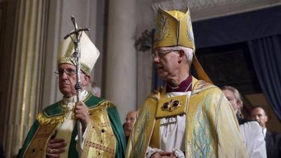 �El mundo debe vernos dar testimonio de la fe juntos�