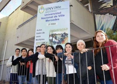 M�s de 500 trabajadores no docentes universitarios se re�nen en Villa Mercedes