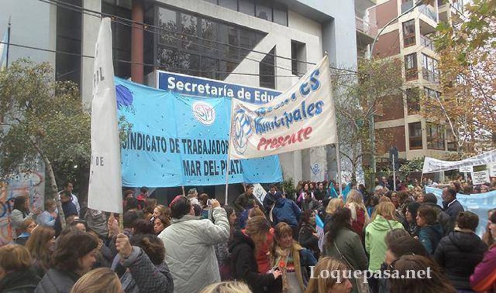 Piden el desalojo del edificio donde funciona la secretar�a de Educaci�n