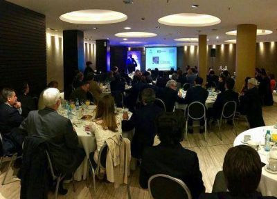 U�ac, junto a sus ministros, present� a San Juan ante empresarios extranjeros