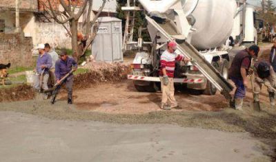 Construyen nuevas cuadras de hormig�n