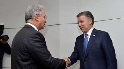Colombia: Uribe le exige a Santos que cambie todo el acuerdo de paz